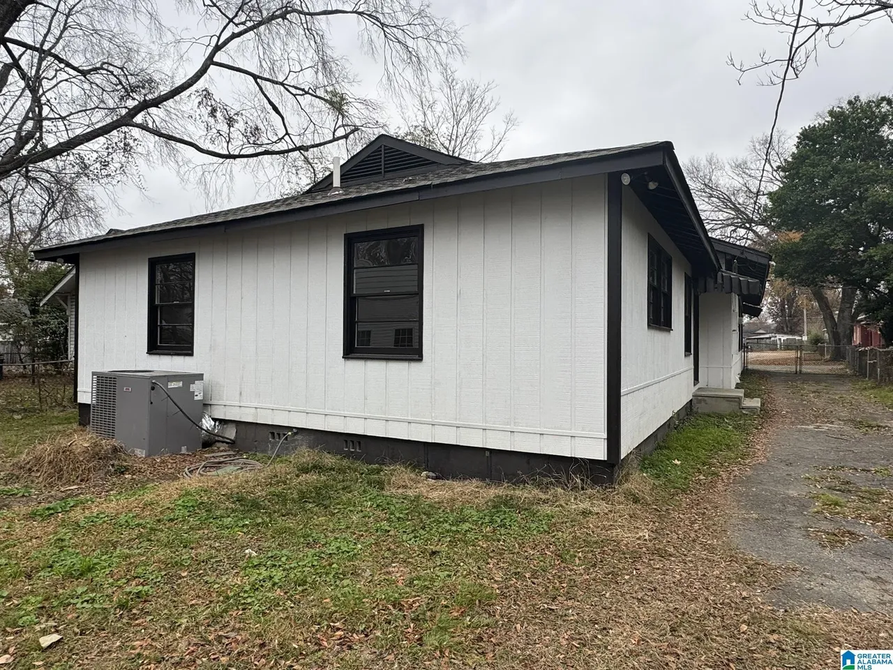 8828e94166349158d4bf219d9839ba80l-m4013456849rd-w1280_h960